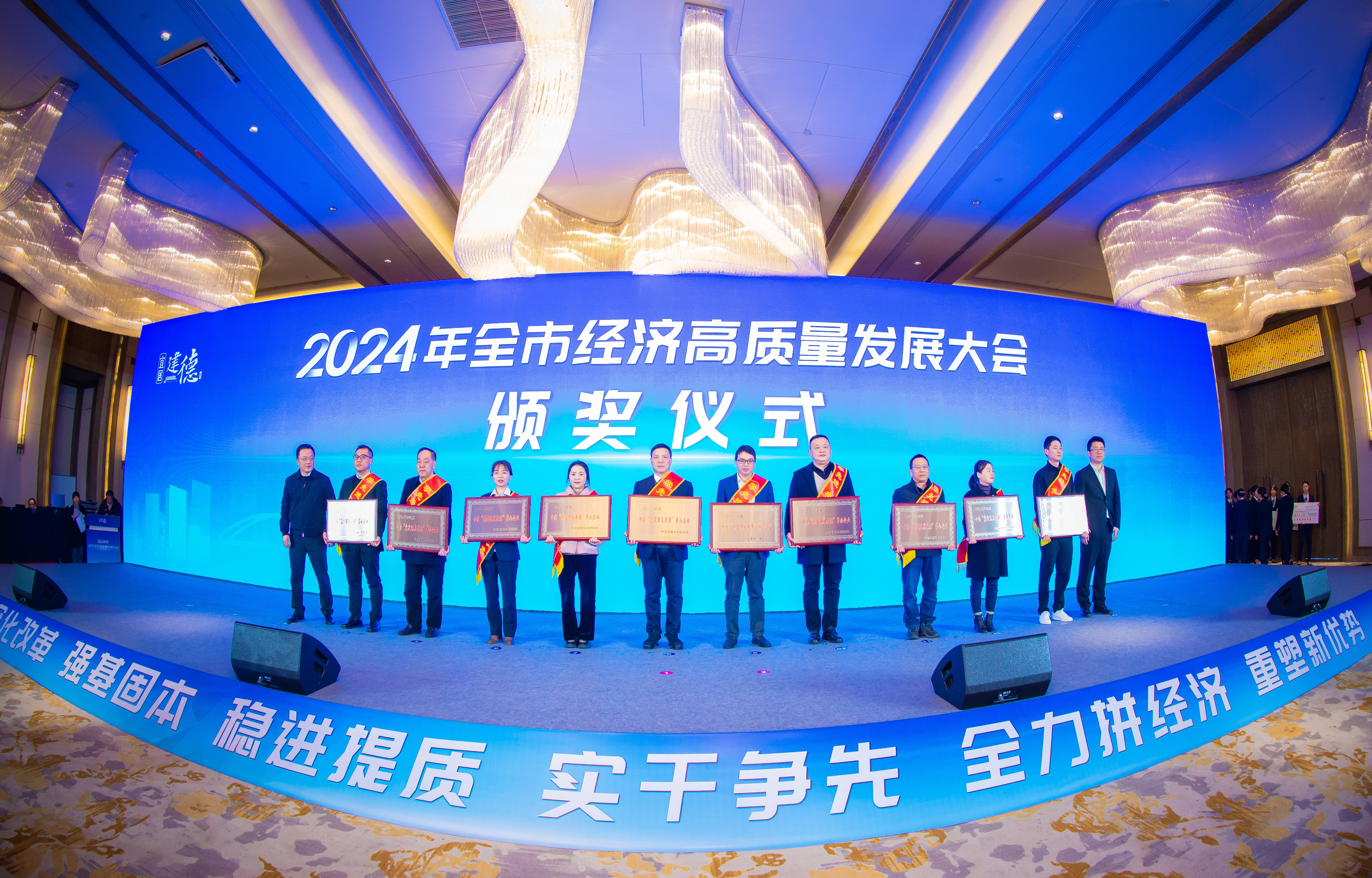 1709689955680569ULdB.jpg 1709689955680569ULdB.jpg